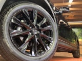 【純正アルミホイール】外観にマッチした純正アルミホイールを装着しております。各種社外アルミホイールや、スタッドレスタイヤも取扱いしております。是非ご相談ください♪