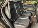 後部座席も気になるようなキズ・汚れやへたり等、大きなダメージはなく、良好な状態です。
