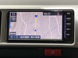 純正ナビを装備。タッチパネル式で使いやすく、お出かけもラクラクです。