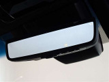 デジタルインナーミラーを装備してます。後部座席の人や大きな荷物で後方の視界を遮られることがありません。
