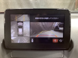 狭い場所での駐車やすれ違いなどでより的確な運転操作に役立つ360&deg;ビューモニターが装備されています。