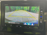 【バックカメラ】駐車時に後方がリアルタイム映像で確認できます。大型商業施設や立体駐車場での駐車時や、夜間のバック時に大活躍!運転スキルに関わらず、今や必須となった装備のひとつです!