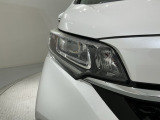 LEDヘッドライトは、点灯の瞬間から最大光量を発揮し、突然暗くなるトンネルなどでの安定感を高めます。