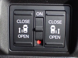 運転席からもスライドドアをボタン操作でスピーディーに開閉できます!またスマートキーでも操作できるので便利です。