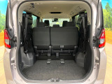 後席を格納すると、これだけの広さが!シーンに合わせたシートアレンジで、大きな荷物も積むことが出来ます♪