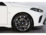 BMW認定中古車は360&deg;チェックリストに従い徹底的にチェック致します。機械的な箇所や電気系、コンピュータなどを詳細に点検。交換基準に達した部品は整備した後にご納車致します。