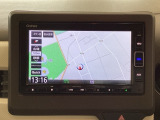 ナビゲーションはフルセグTV、インターナビ対応のGathers純正メモリーナビを搭載しています。Bluetoothオーディオ機能がありますので、スマートフォンなどの音楽も再生できます。