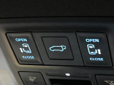 【パワーバックドア】スマートキーや運転席のボタンを押すだけでリアゲートが自動で開閉します!荷物を持っている時や、高い位置にあるバックドアを閉める際に便利な機能です♪