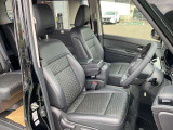 運転席まわりは、使用感も少なく良好な状態です。