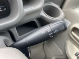 【オートライト】周囲の明るさに応じ自動でライトが点灯・消灯。思いやりライト機能で、トンネルや夕暮れ時の走行、雨の中の走行等、ドライバーが忘れそうなタイミングをサポート。ハイビームアシスト機能付きです。