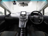 上質で落ち着いた印象のインパネ。視界も広々で運転しやすいです。
