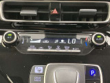 オートエアコンは温度を設定するだけで、自動で風量などを設定してくれます。運転しながら操作も必要ないので、安全性も向上します。