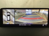狭い場所での駐車やすれ違いなどでより的確な運転操作に役立つ360&deg;ビューモニターが装備されています。