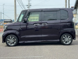 人気の軽自動車N-BOXカスタム入荷しました!室内ひろびろ・走りもキビキビ・燃費も良いからお財布にやさしい。ホンダN-BOXを選んで下さい!