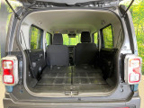 普段のお買い物や通勤、送迎等に十分な荷室スペースを確保しております。セカンドシートを倒すと、大きな荷物の積載も可能です♪