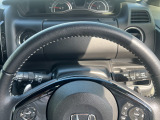 運転席の手元でシフトアップシフトダウンの操作が可能なパドルシフトを装備しています♪