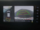 パノラミックビューモニター付きです。車両を上から見た様な映像を画面に表示。運転席からの目視だけでは見にくい、車両周辺の状況をリアルタイムでしっかり確認出来ます。