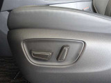 助手席にもパワーシートを搭載しています。
