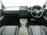 ◆視界広々で非常に運転しやすくロングドライブでも疲れを感じさせないすっきりとまとまったインパネ周りです。
