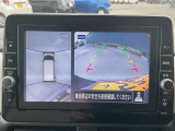 アラウンドビューモニターは4個のカメラを合成してまるで上から撮影した様な駐車場のどの位置にいるかとてもわかり易い機能です