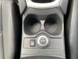 4輪駆動の切り替えはダイヤル操作で簡単です。