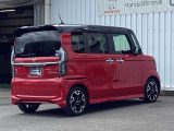バックカメラが付いているのでバックでの車庫入れも安心です。