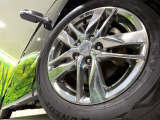 【純正16インチアルミホイール】外観にマッチした純正アルミホイールを装着しております。各種社外アルミホイールや、スタッドレスタイヤも取扱いしております。是非ご相談ください♪