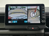 マルチビューカメラを装備。車両周囲の状況を確認しやすく、駐車時の安心感を高めます。