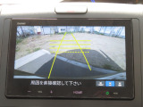 車庫入れ・駐車を安心サポート!バックカメラ装備です。