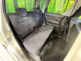 後部座席も気になるようなキズ・汚れやへたり等、大きなダメージはなく、良好な状態です。