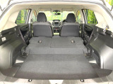 後席を格納すると、これだけの広さが!シーンに合わせたシートアレンジで、大きな荷物も積むことが出来ます♪