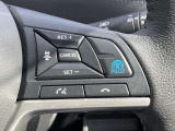 ★プロパイロット★塔載されているセンサーやカメラを駆使して、高速道路で感じるストレスを軽減できます。いくつかの条件が整えばアクセル、ブレーキ、ハンドル操作を車がサポートしてくれて、前方の車を追従します