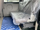 後部座席です。足元空間は広々しており、様々な場面で重宝します。