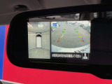 アラウンドビューモニターはバックミラー内に表示できます!