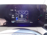 見やすいメーター類 ・画面を切り替えることで安全装備のON/OFFや車両の装備の設定が行えます。