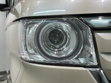 LEDヘッドライトは、点灯の瞬間から最大光量を発揮し、突然暗くなるトンネルなどでの安定感を高めます。