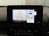 バックモニターを装備しています。車庫入れ時等に車両後方が確認出来るのでとても便利です。