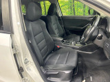 運転席シート廻りは使用感も少なく、良好な状態となっています。丁寧に使われていたことがよくわかりますね。
