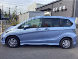 【車両状態証明書付】より安心してご購入頂く為、第三者機関による車両状態証明書を見ながら実車確認できます(フロントガラスのA1減点はほとんどの中古車にあるミリ単位の飛び石傷ですのでご安心下さい)。