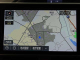 純正ナビを装備。タッチパネル式で使いやすく、お出かけもラクラクです。