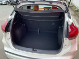荷物を積むに十分なトランクスペース。