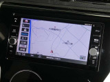 【7インチ純正ナビ】純正ナビを装備。タッチパネル式で使いやすく、詳細地図により目的地をピンポイントで設定できます。初めての道でも迷いにくく、ロングドライブも快適ですよ♪