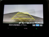 リアカメラ付きで後退時も安心です。