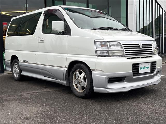 エルグランド 3.0 ハイウェイスター ディーゼル 4WD 4WD サンルーフ