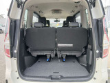 広いラゲッジスペースです♪間口も広く、荷物の出し入れも快適!