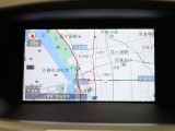 【純正8インチナビ】使いやすいナビ操作にオーディオ機能も充実!Bluetooth接続で運転中のハンズフリー電話や好みの音楽を車内に流す事が出来ます。ラインナップや車種に応じて豊富な機能が使用可能♪