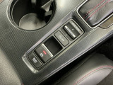 パーキングブレーキはスマートな電子制御式と合わせて渋滞時等にブレーキペダルから足を離しても停車状態を保持してくれるオートブレーキホールド機能で運転が楽になります。スタートはアクセルペダルを踏むだけ