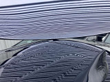 ルーフに、1cm〜5cmほどのへこみが複数ある車両となっております。