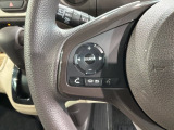 ステアリングにオーディオ操作スイッチが付いています。オーディオ画面に直接タッチしなくても操作が出来ますので、運転に集中できます。