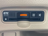 【ETC】高速道路や有料道路を頻繁に利用する方に便利なETC。車載器とカードで簡単に料金を支払い、長距離移動もストレスフリーです。